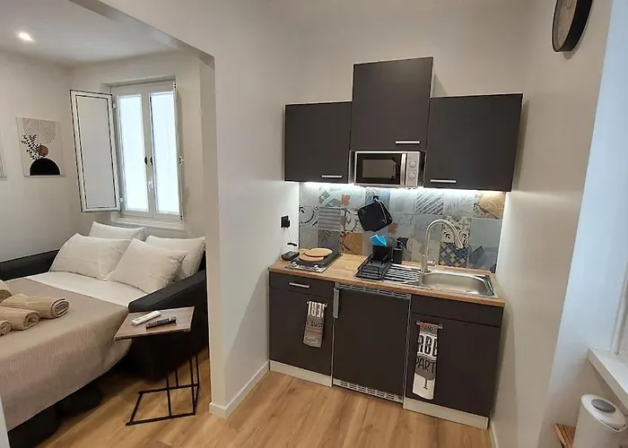 Basilica San Giovanni Appia Antica A Casa Di Amici